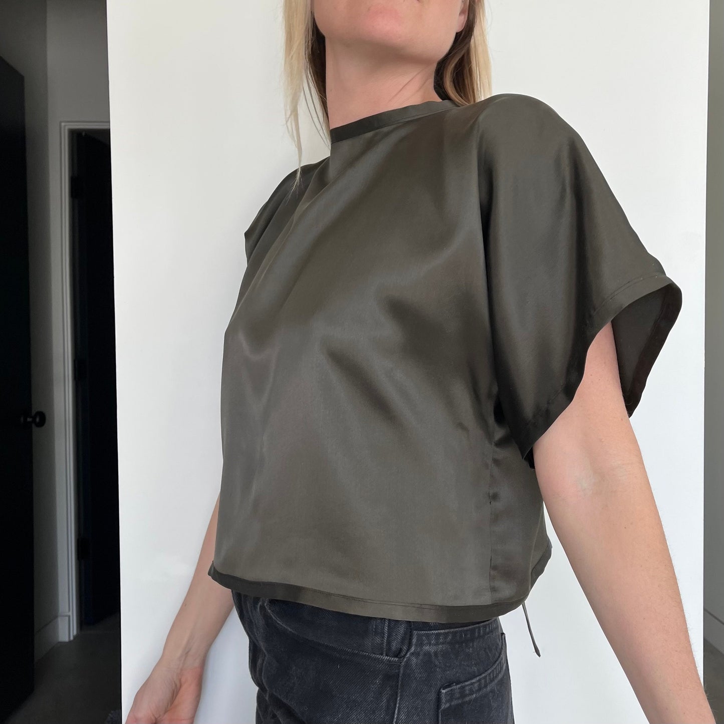 Tie Tee Sewing Pattern (a modern blouse with tie back closure)