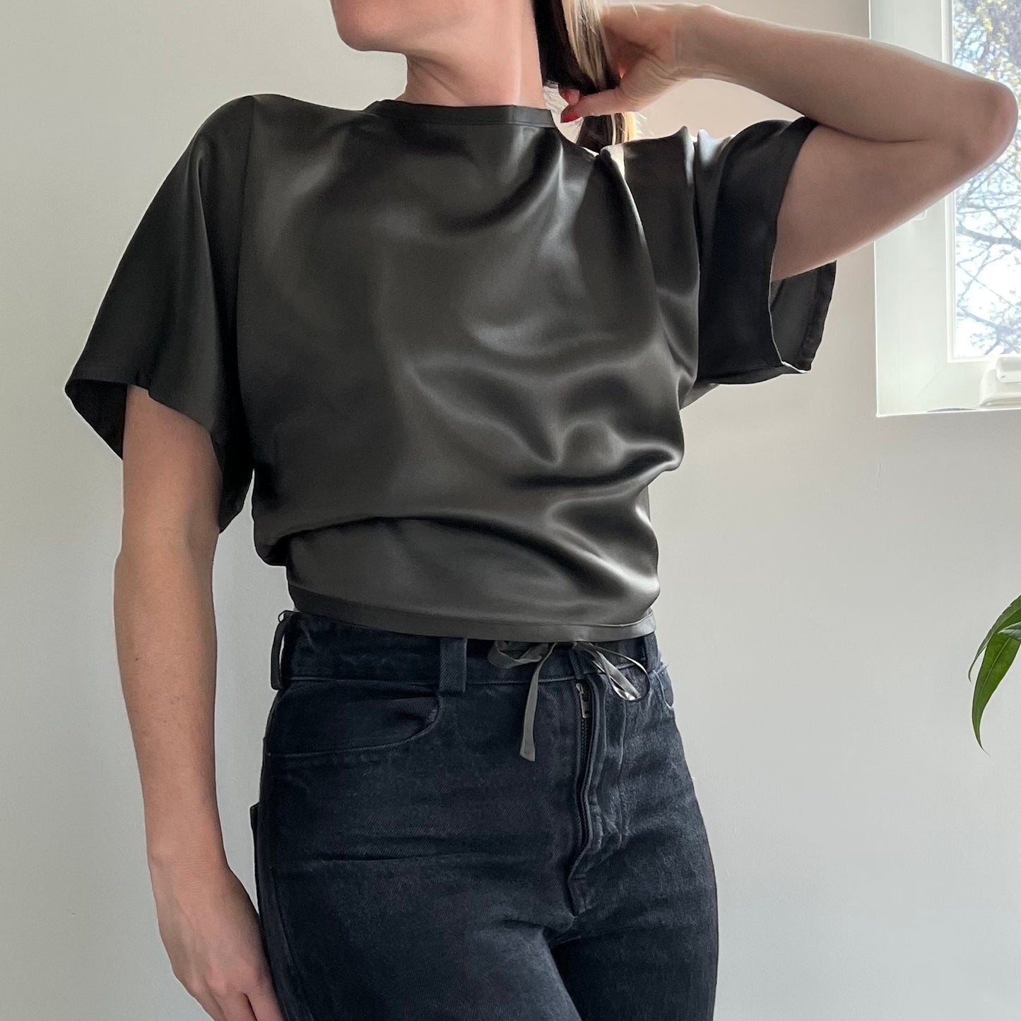 Tie Tee Sewing Pattern (a modern blouse with tie back closure)